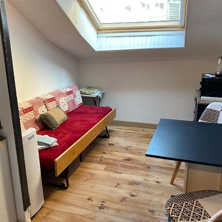 Les Studios Meubles De L'Avenue Bouloumie Vittel Eksteriør billede