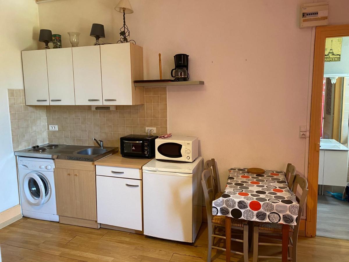 Les Studios Meubles De L'Avenue Bouloumie Vittel Eksteriør billede