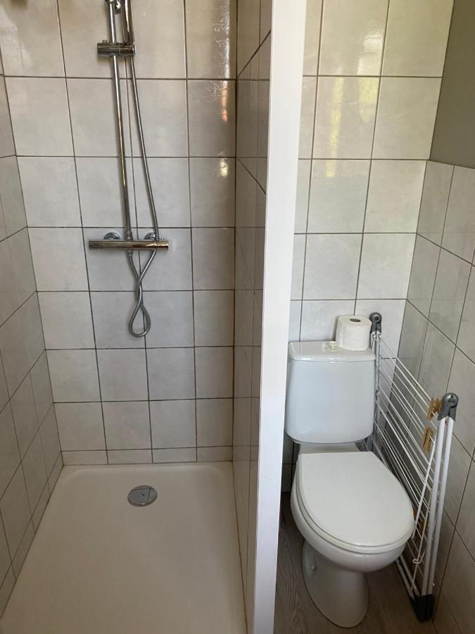 Les Studios Meubles De L'Avenue Bouloumie Vittel Eksteriør billede
